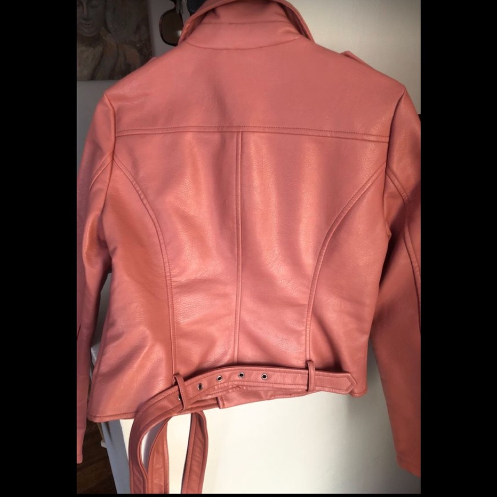 SOLD🎁🎁 Guess jacket - Picture 2 of 2
